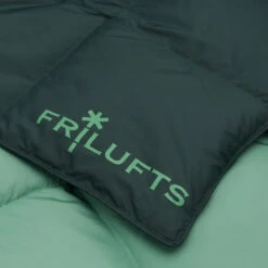 FRILUFTS SULA BLANKET Decke TREKKING GREEN/ MALCHITE GREEN -Outdoorartikel 5637783579 c sula blanket frilufts 24
